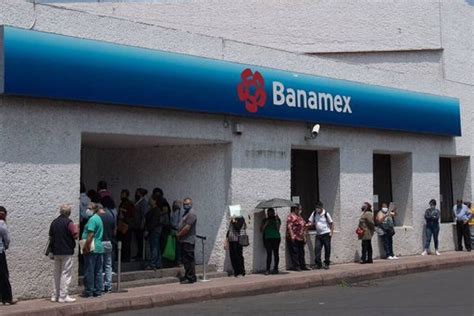 abren los bancos el 15 de septiembre 2023